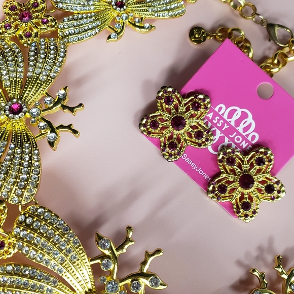 Sassy Jones ‘Hollidazzle’ Necklace&Earring Set Gold Crystal/Magenta Kibibi - Picture 6 of 7